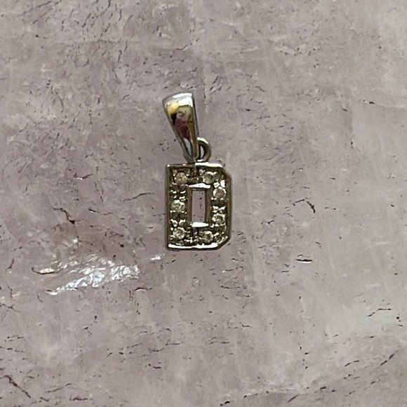 “D” initial necklace charm - Picture 1 of 2
